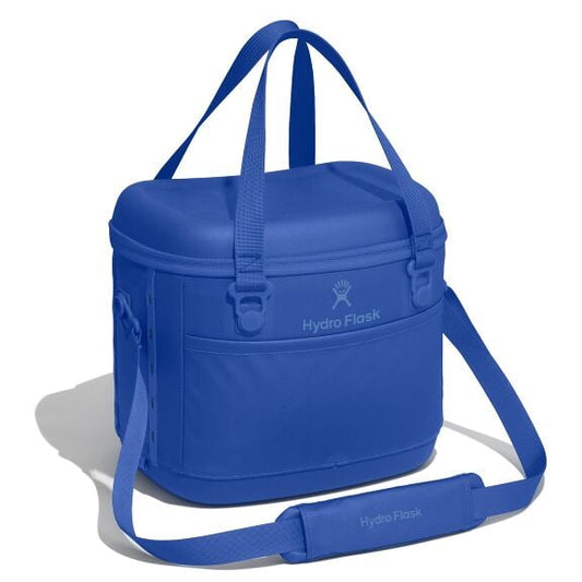 carryouttm-soft-cooler-15-l-v3 12pco382_carryout_cooler_15l_capri_blue_angled_1.jpg