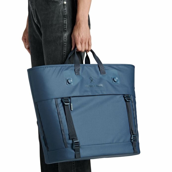 carryouttm-soft-cooler-tote-30-l-h1 250815_hydro_s26_hb_14619_2.jpg