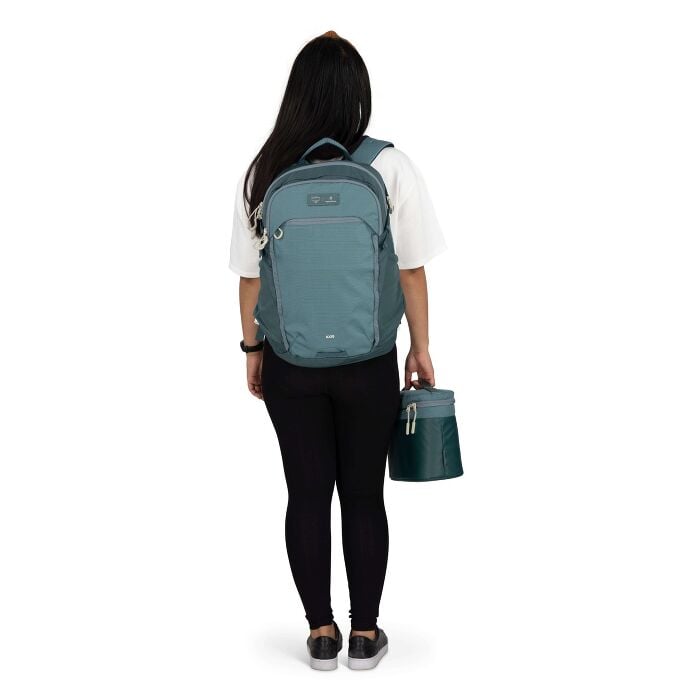 osprey-axis-x-hydro-flask-campus-essentials-bundle-i9 axisxhydroflask_s26_onbody3_cascadeblue_10007249_2.jpg