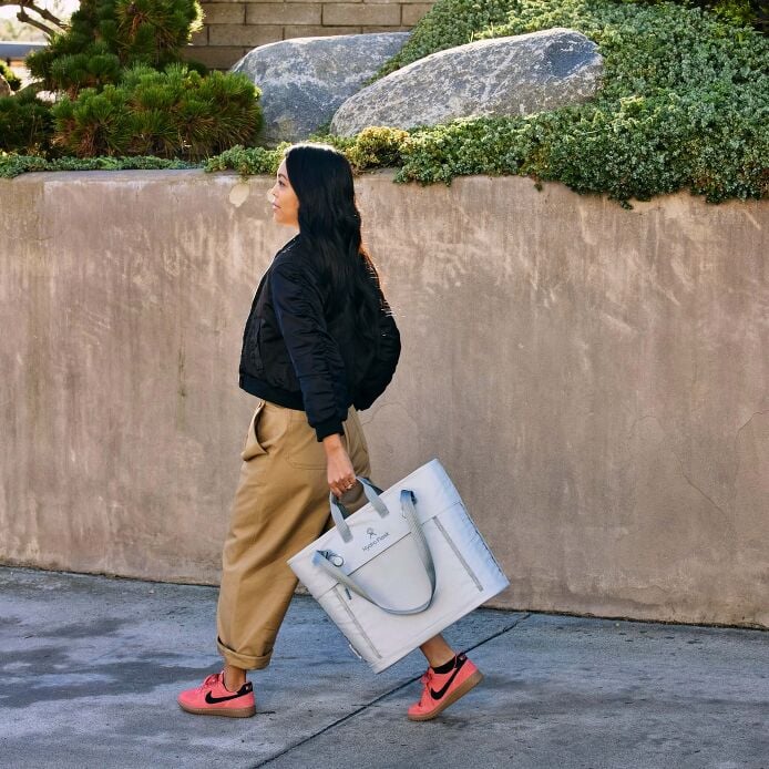 carryouttm-soft-cooler-tote-20-l-j7 hf_carryout_bouwer_d2_l1_stone_steps_0066_1.jpg