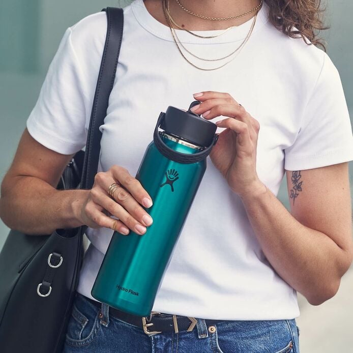 32-oz-lightweight-flex-straw-bottle-d1 hf_s26_lightweight_mcinnis_5167_2_3.jpg