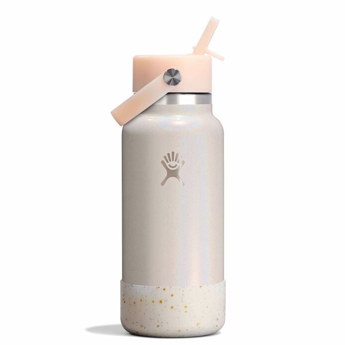 medium-boot-b7 le-f25w32-g-32-oz-wide-flex-straw-cap-glimmer-cream-straight-withboot_1_1_1.jpg